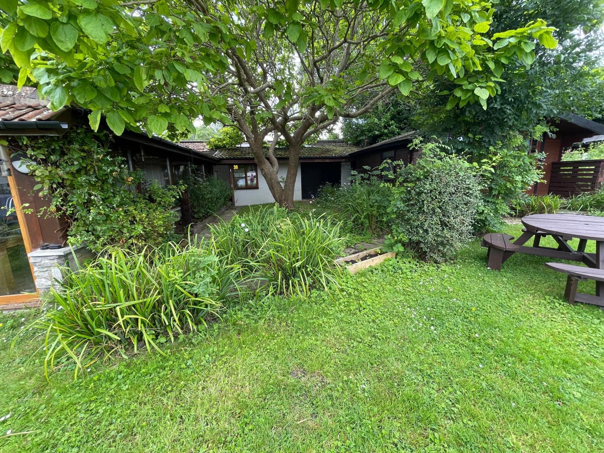 Bridge Farm Guesthouse Rooms Dundry Exteriör bild