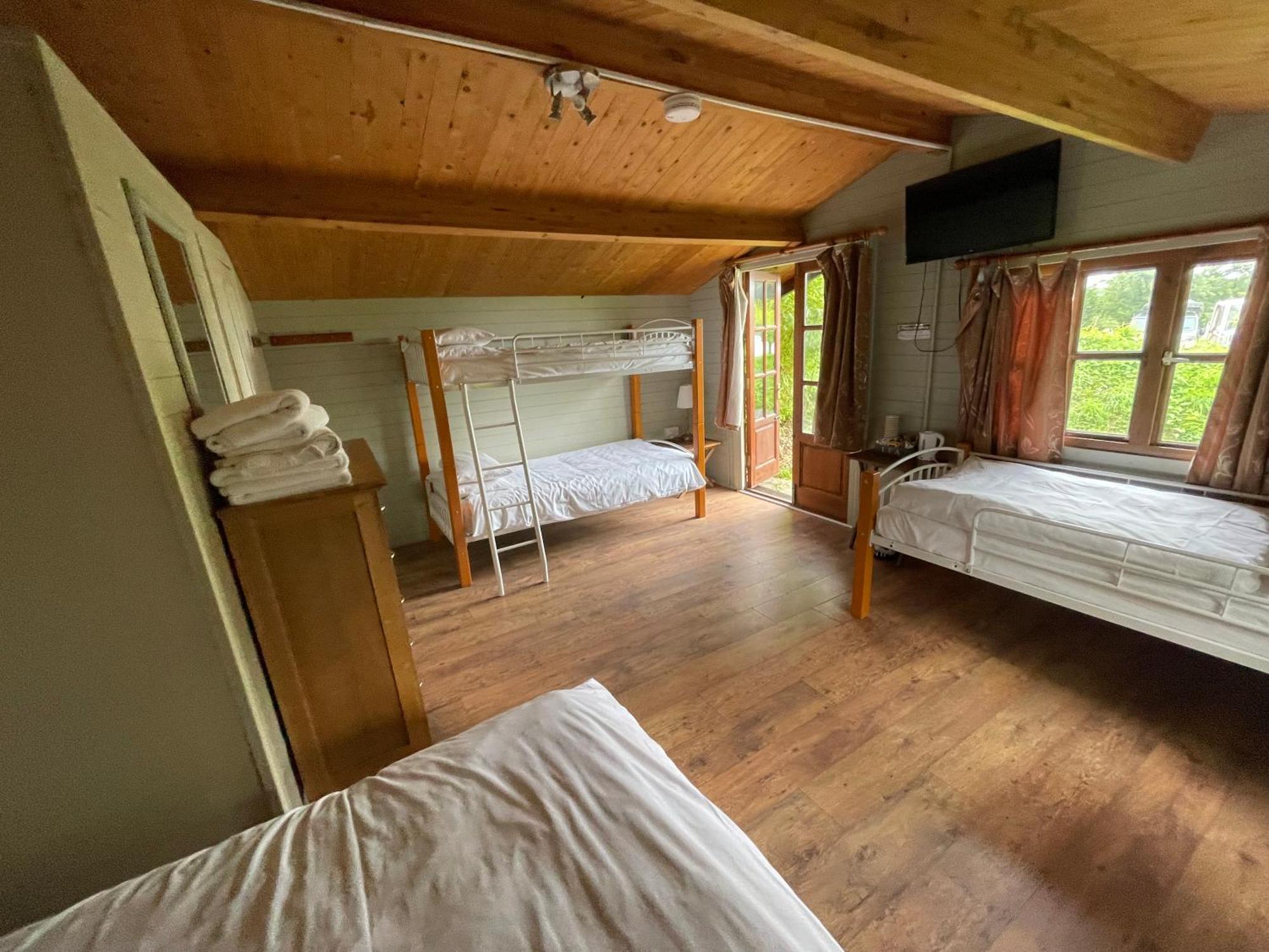 Bridge Farm Guesthouse Rooms Dundry Exteriör bild