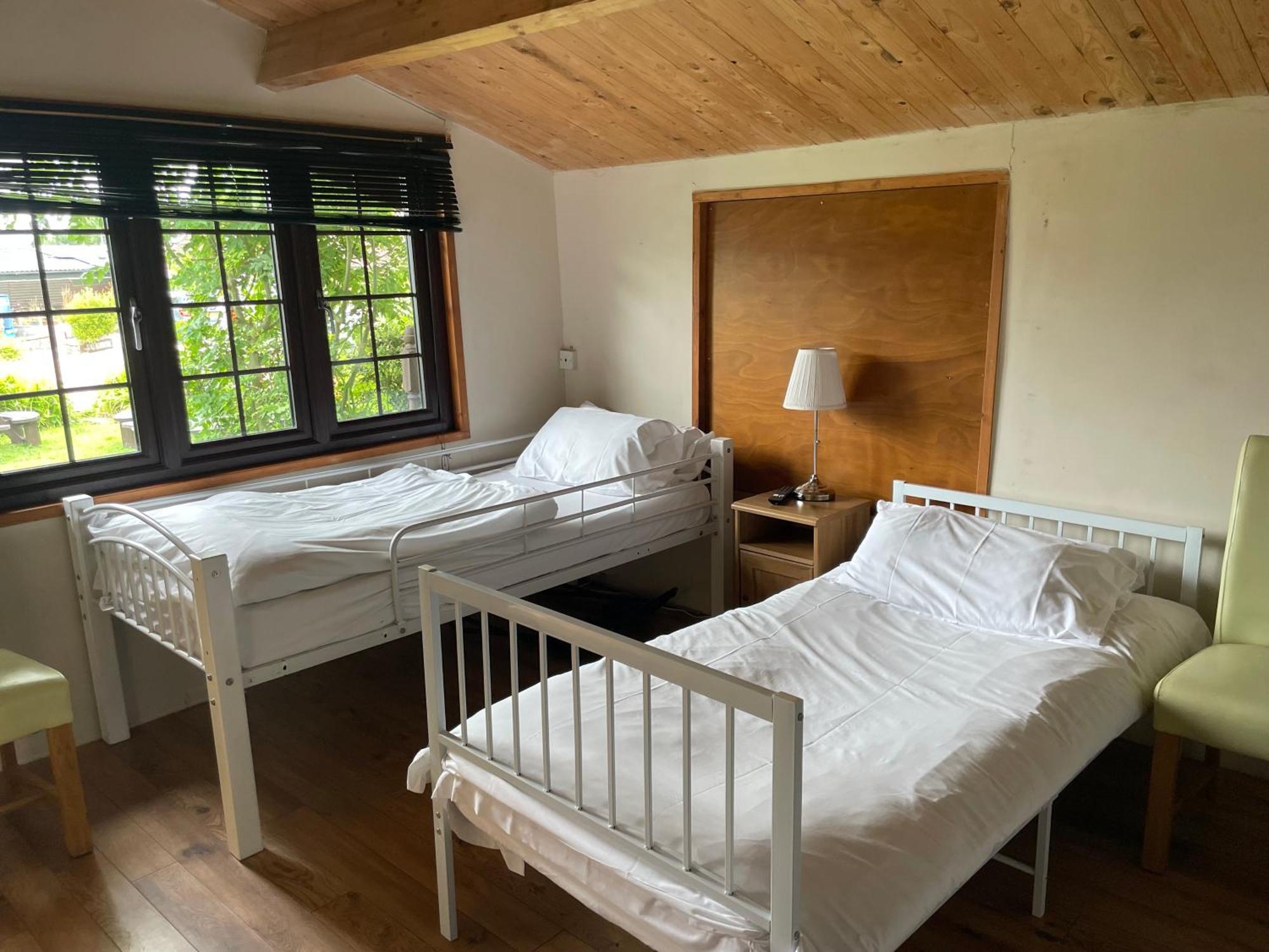 Bridge Farm Guesthouse Rooms Dundry Exteriör bild