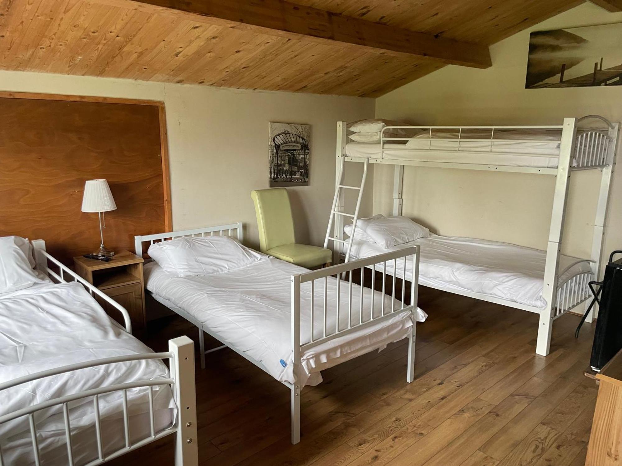 Bridge Farm Guesthouse Rooms Dundry Exteriör bild