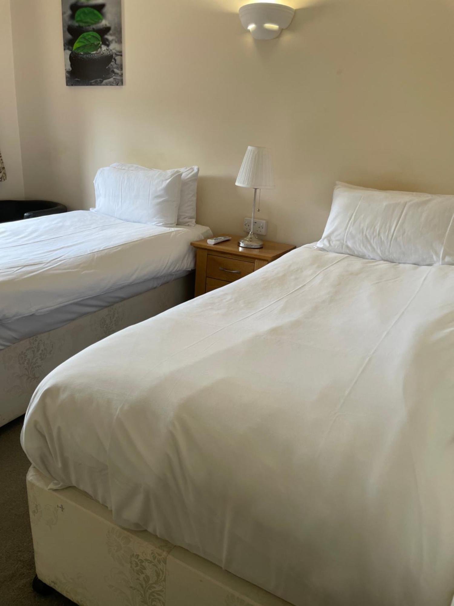 Bridge Farm Guesthouse Rooms Dundry Exteriör bild