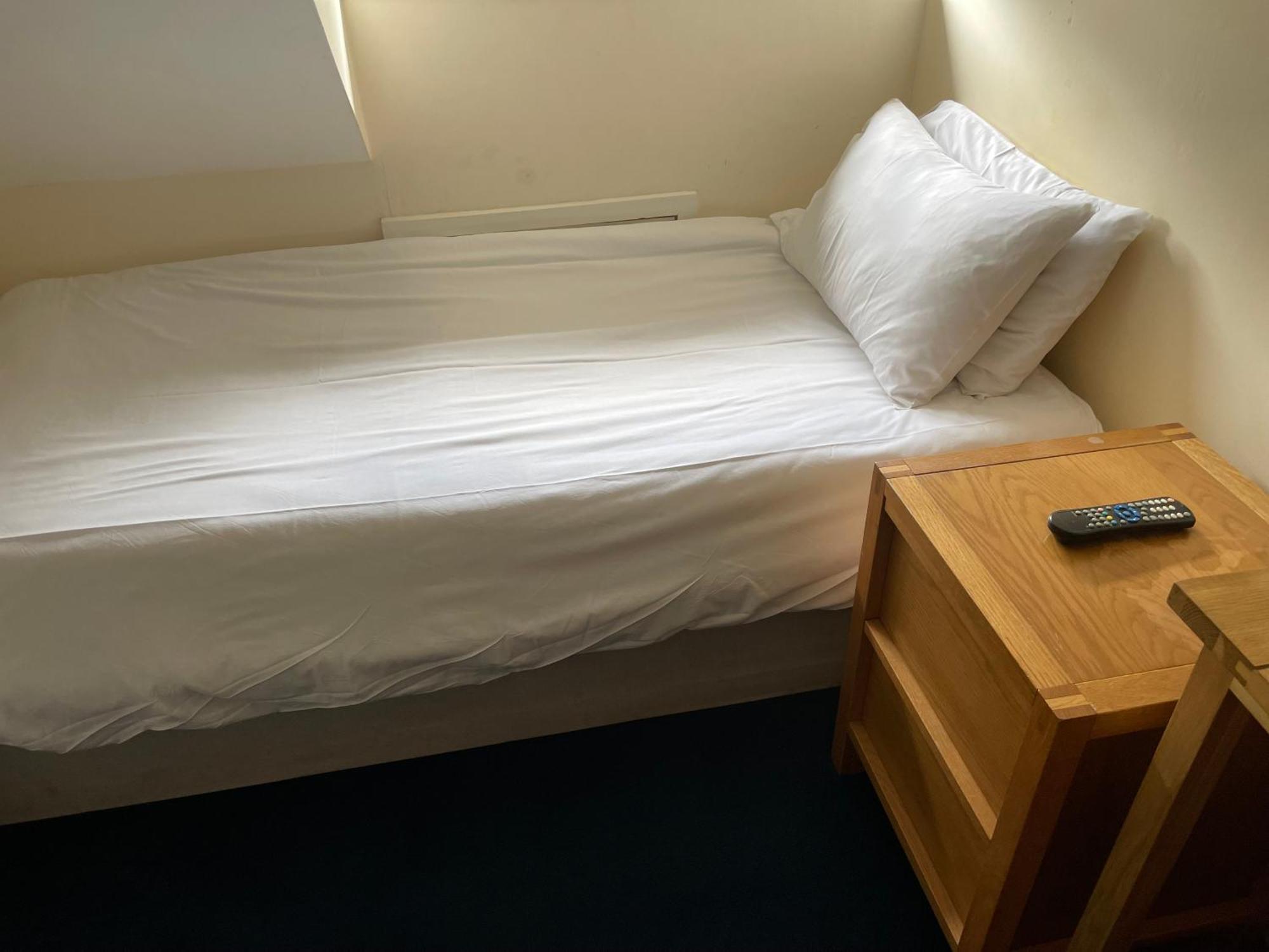 Bridge Farm Guesthouse Rooms Dundry Exteriör bild