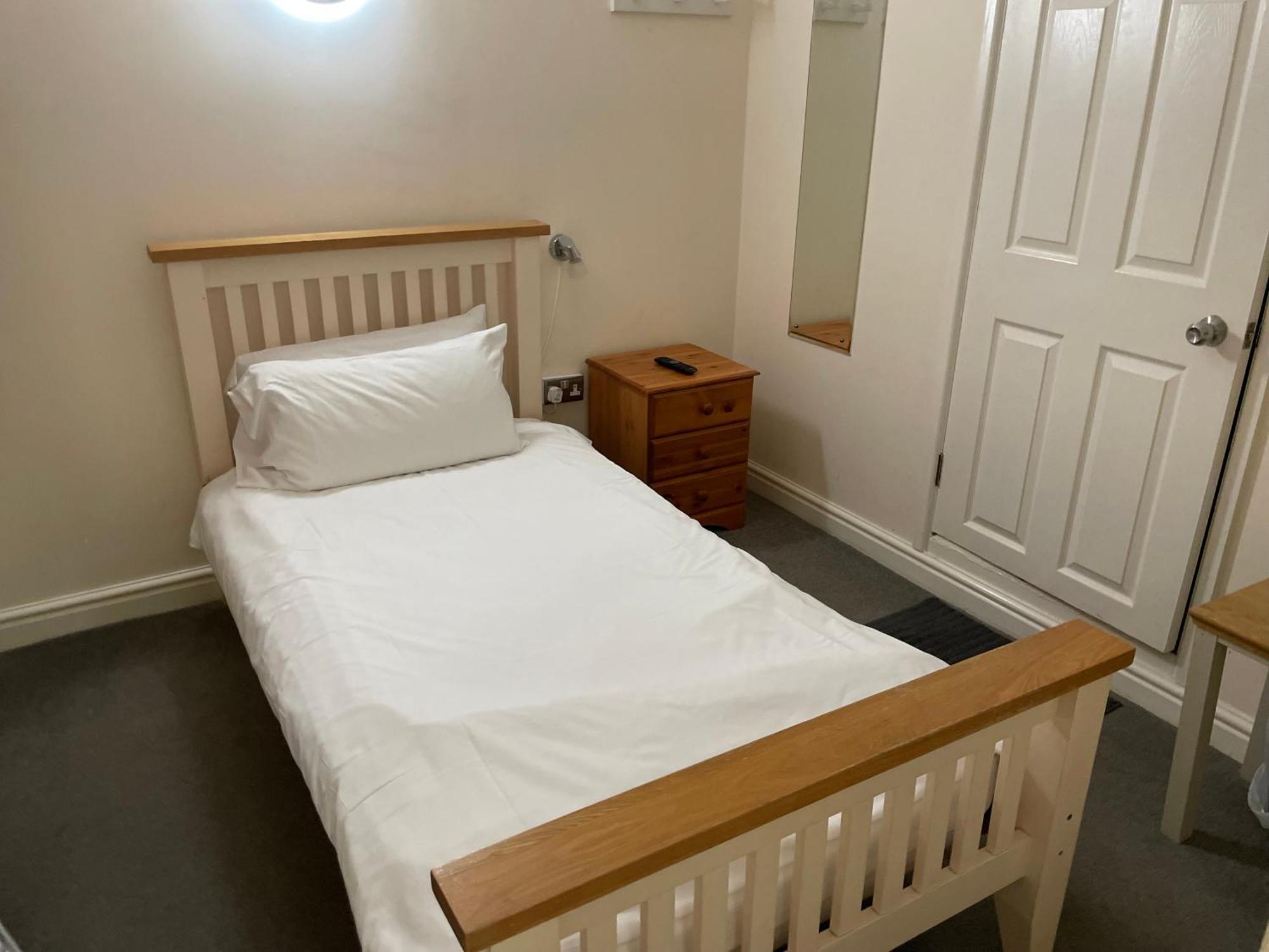 Bridge Farm Guesthouse Rooms Dundry Exteriör bild