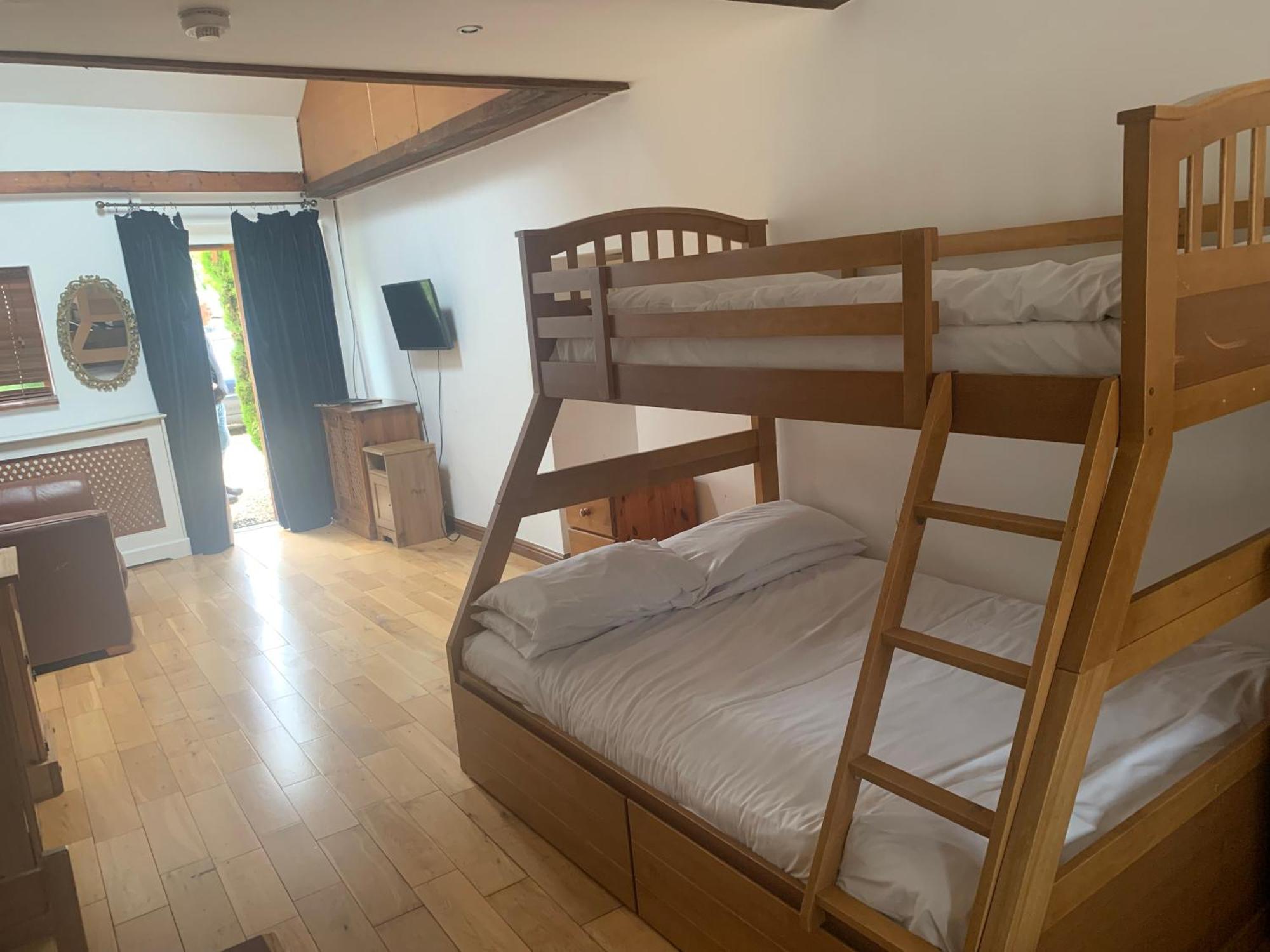 Bridge Farm Guesthouse Rooms Dundry Exteriör bild